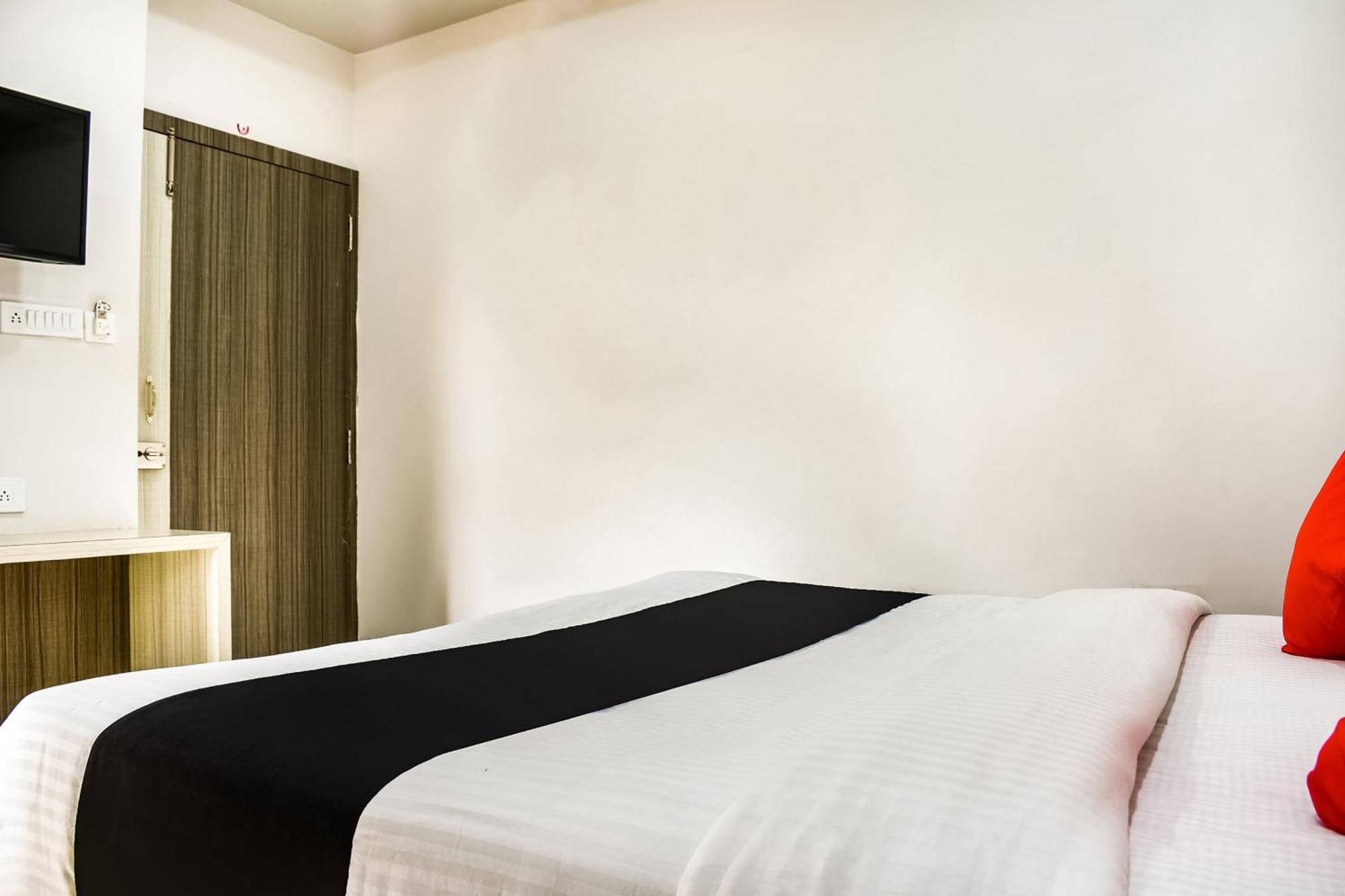 Capital O Jai Adisson Hotel Cuttack Eksteriør billede